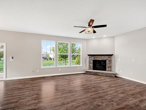 3rd image of 11106 Woodpark Dr