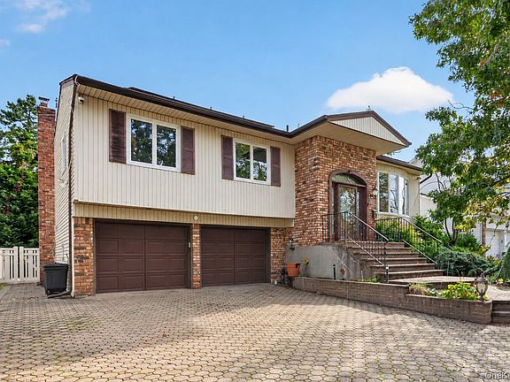 3rd image of 23 Gale Drive