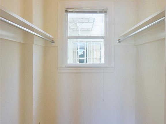 5th image of 460 S Van Ness Ave APT 7