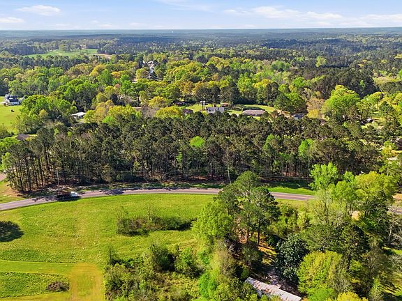 3rd image of 3090 Oak Grove Rd