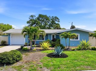 2486 Breakwater Cir, Sarasota, FL 34231