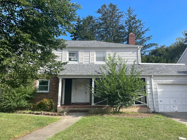 611 Lakeview Ave, Rockville Centre, NY 11570