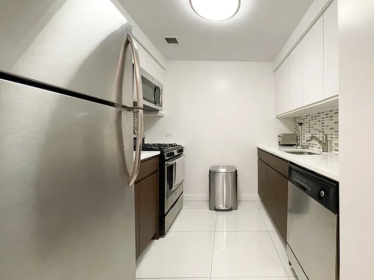 310 E 2nd St #3F — Photo 5