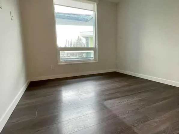 8238 Lord St #304, Vancouver, BC V6P 3K2