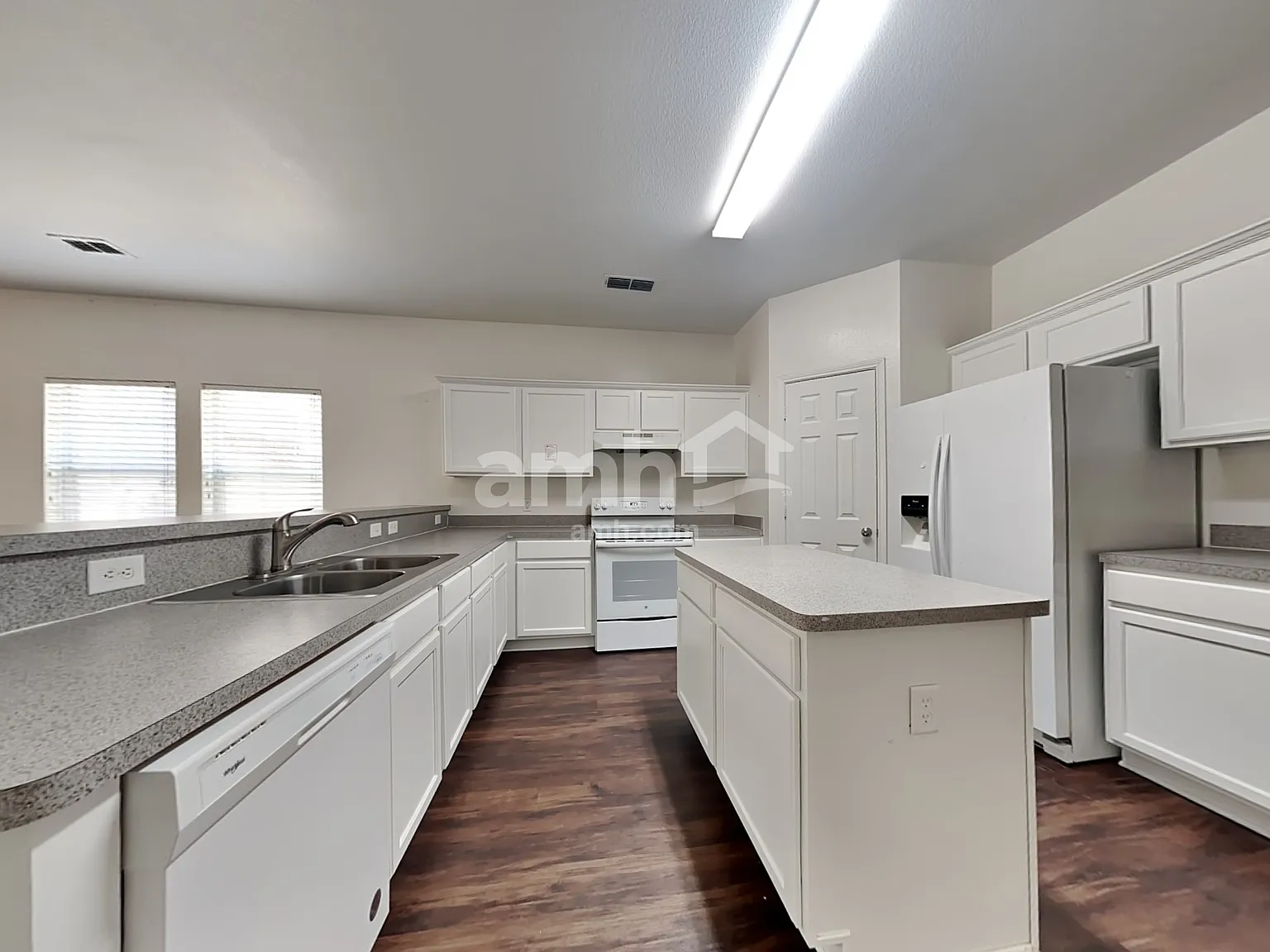 4 bed, 2.5 bath, 2841 sqft, $2,780 — Photo 3