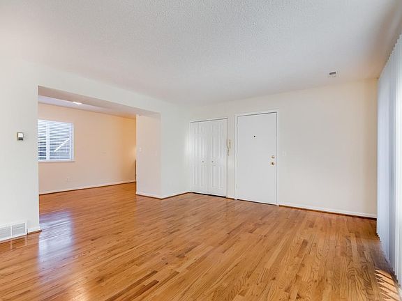 3rd image of 4008 Oak St APT 12