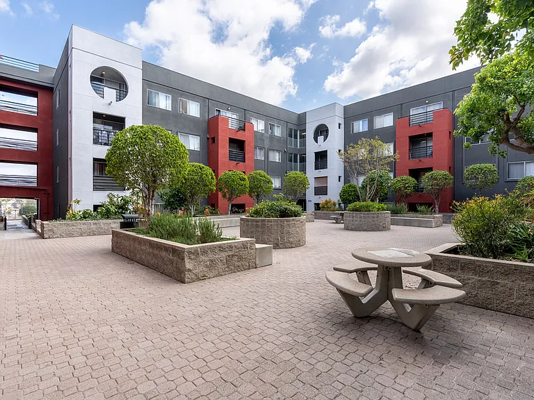 636 NHP LLC — Photo 1