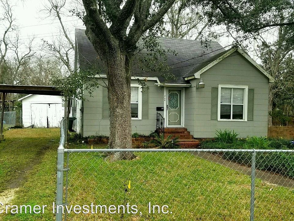 1st image of 708 Campus St