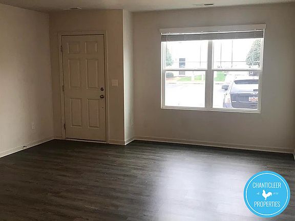 5th image of 19 Belhaven Dr #1