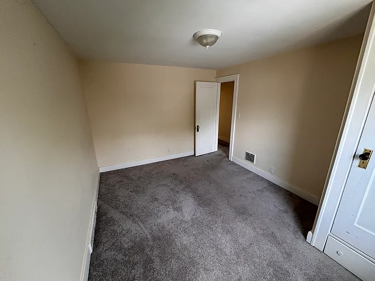 230 Saint Lawrence Ave #2 — Photo 5