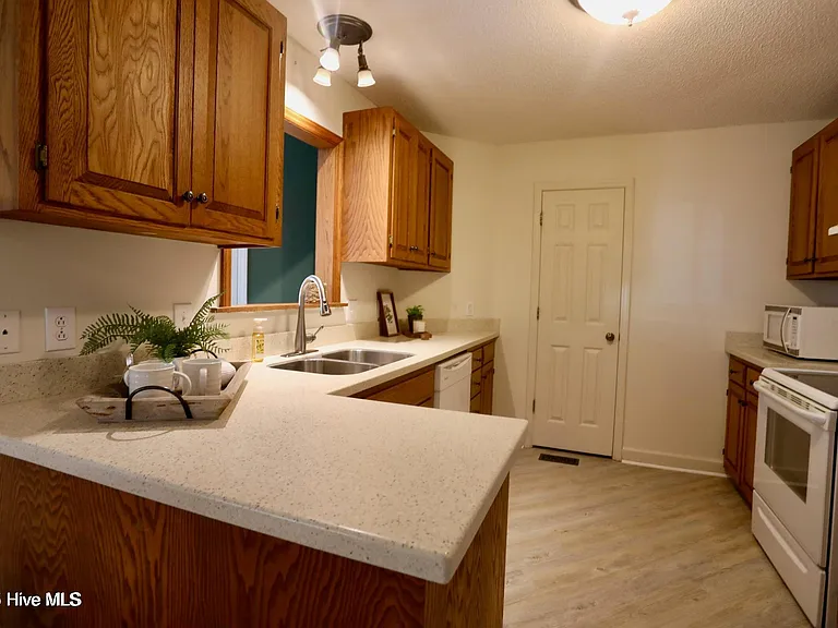 265 Longleaf Dr — Photo 11