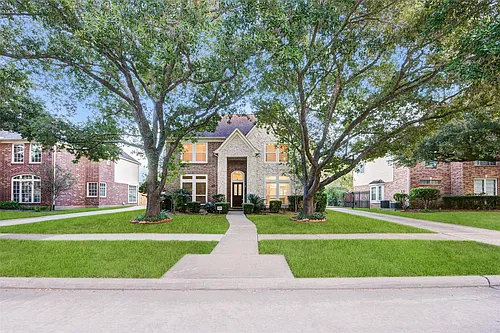 2027 Westshore Dr Photo 1