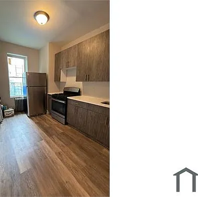 2847 Bainbridge Ave — Photo 3