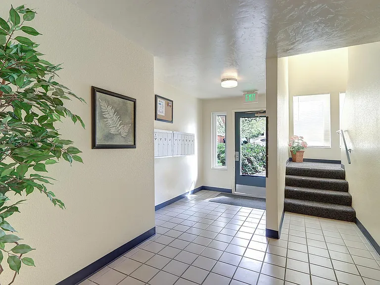 1706 NW 59th St #202 — Photo 26