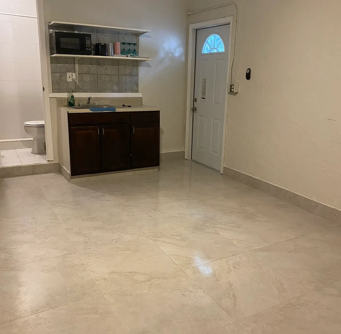Studio, 300 sqft, $1,200 — Photo 4