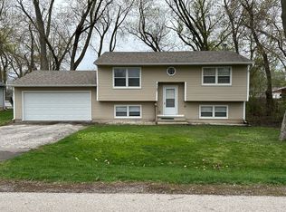 7107 Seminole Dr, Wonder Lake, IL