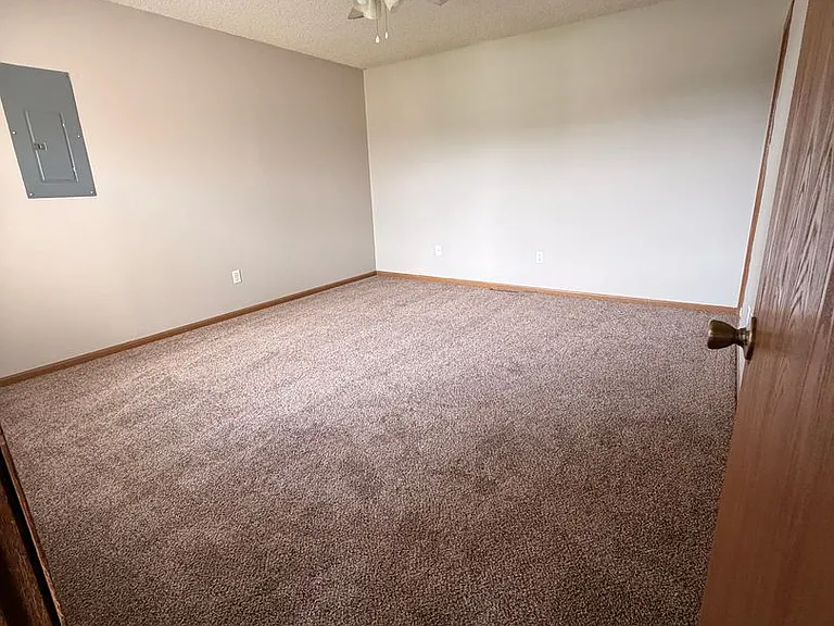 3107 N Kentwood Ave — Photo 20
