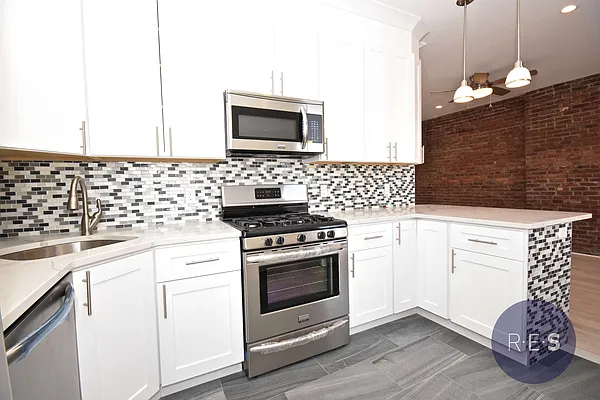 Rented by RES New York | media 4