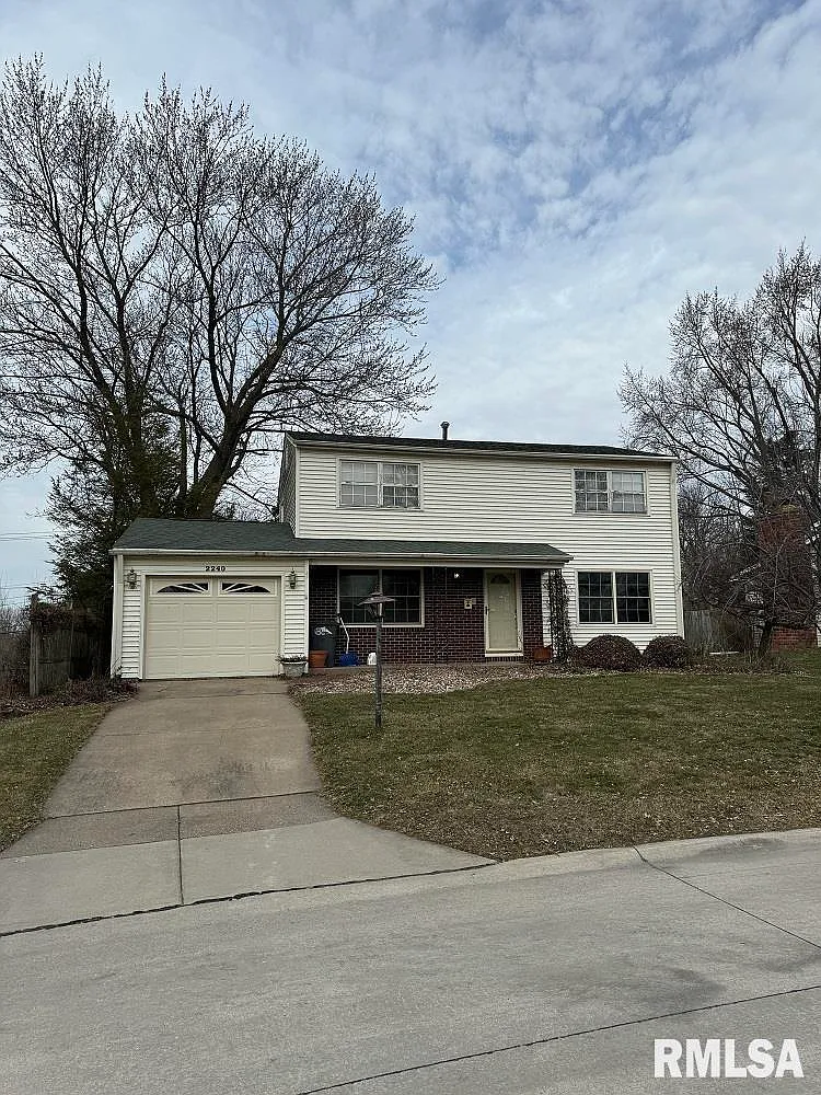 2240 Avalon Ct photo 1