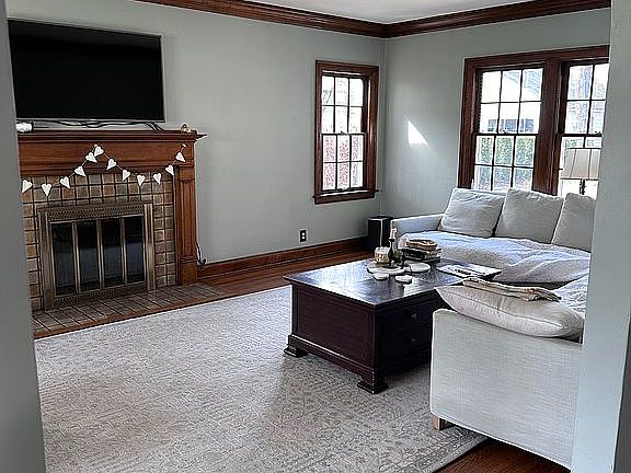 3rd image of 104 Overwood Rd