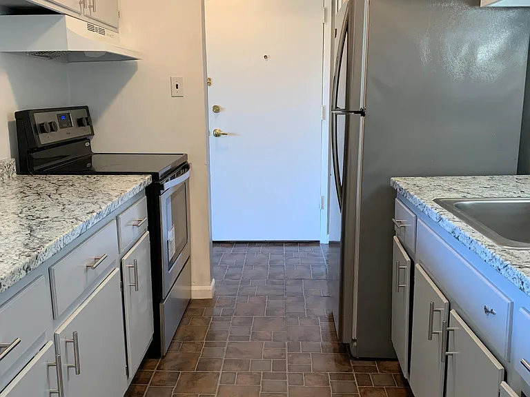 7010 Villa Dr #8 — Photo 6