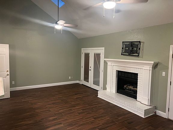 2nd image of 210 Woodcastle Dr