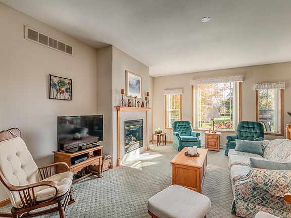 3rd image of 1410 Goldenrod Cir
