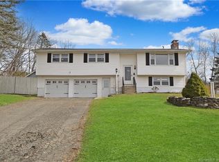 365 Ledgewood Rd, Watertown, CT 06795