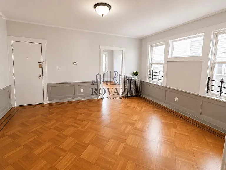 81 Montgomery Ave — Photo 4