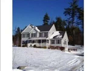 13 Lantern Ln, Sandown, NH 03873