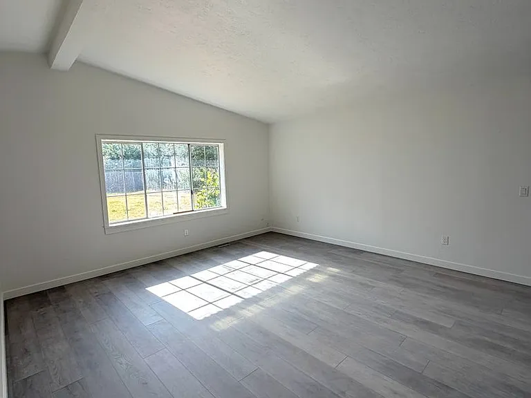10037 1st Ave S — Photo 11