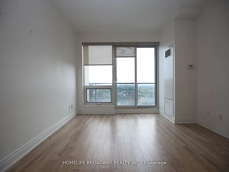 9090 Yonge St #1606B — Photo 4