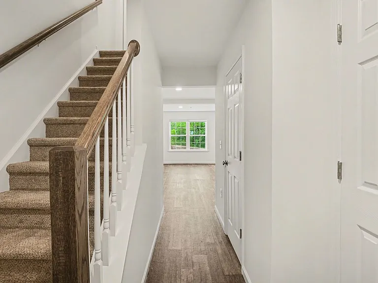 22 Sand St — Photo 6