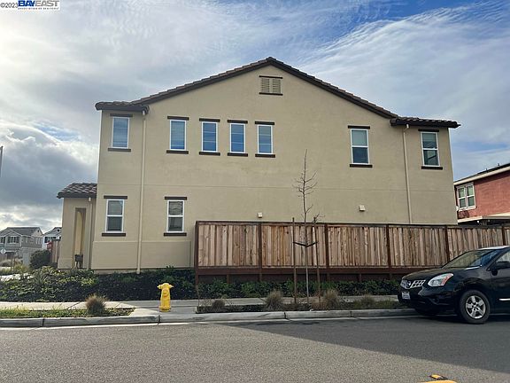 3rd image of 309 Catalina Way
