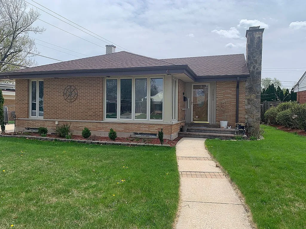 10805 Hastings St photo 1