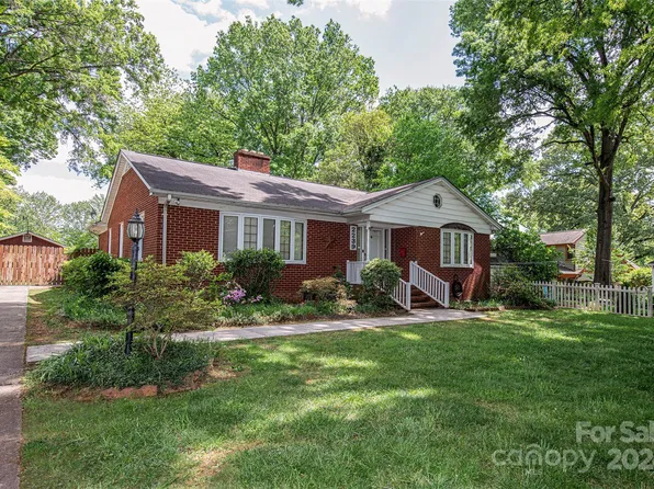 2239 Lockhart Dr, Charlotte, NC 28203