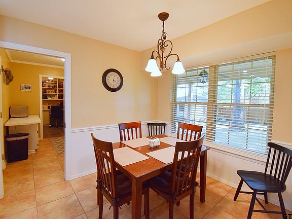 4th image of 1218 Kingsbury Rd