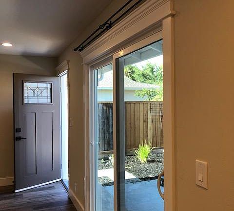 5th image of 958 Gretchen Ln