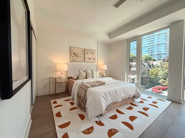 308 Jarvis St #103, Toronto, ON M5B 0E3