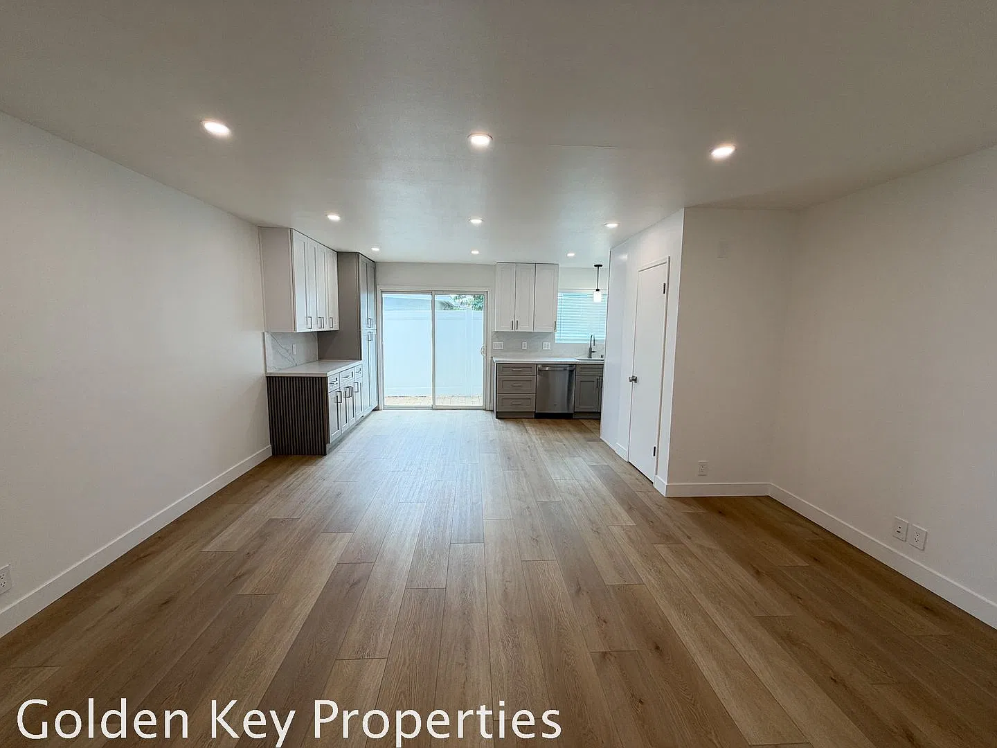 1724 Broadway St — Photo 4