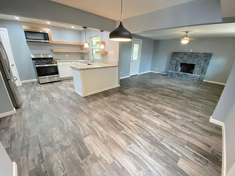 4424 Eleanor Way — Photo 6