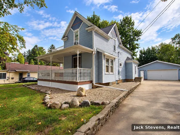 50 Madison St, Coopersville, MI 49404