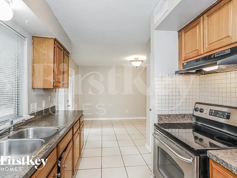 3127 Village Woods Dr — Photo 8