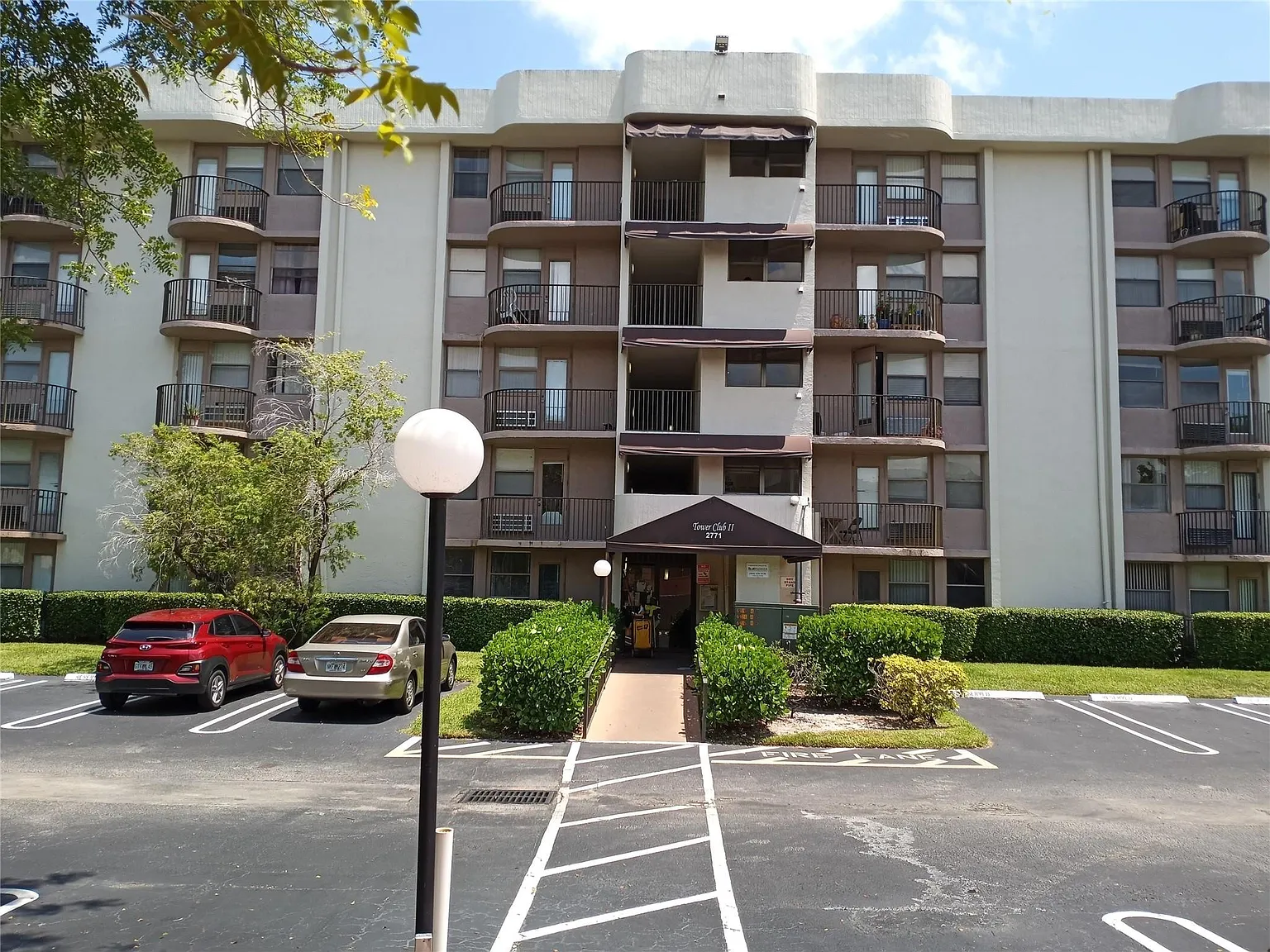 1 bed, 1.0 bath, 541 sqft, $1,350 — Photo 2