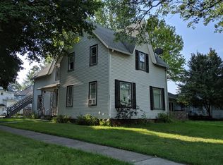 204 S 11th St, Dekalb, IL 60115