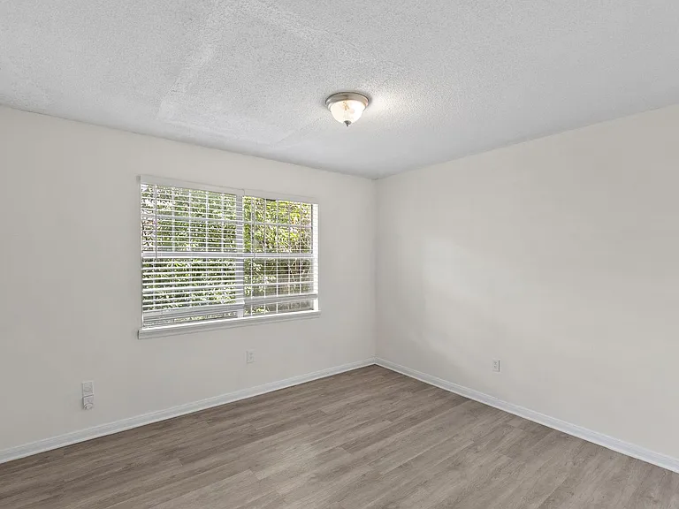 Magnolia Court — Photo 91