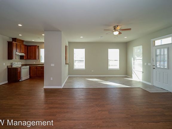 3rd image of 1495 Pipkin St