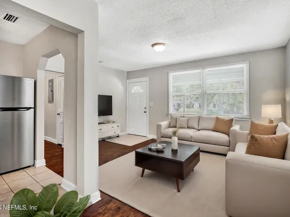 1033 WESTBROOK Circle W, Jacksonville, FL 32209