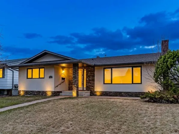 14543 NW Parkside Dr SE, Calgary, AB T2J 4P3