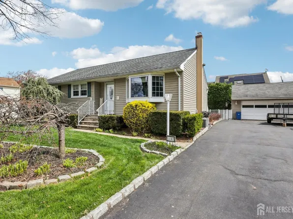 1107 Eva St, Piscataway, NJ 08854